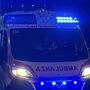 Auto ribaltata e ciclista investita. Notte di incidenti sulle strade del Varesotto Auto ribaltata e ciclista investita. Notte di incidenti sulle strade del Varesotto