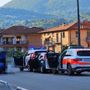 Inseguimento da film al confine a Lavena Ponte Tresa: la polizia cantonale accerchia e tampona un’auto in fuga