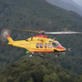 Auto fuori strada all'imbarcadero di Laveno: in volo anche l'elisoccorso