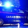 Caos sul lungolago a Laveno: tenta il furto, poi colpisce con una testata un carabiniere e ne ferisce altri due