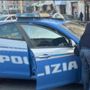 Tormentava l'ex compagna con pedinamenti e telefonate intimidatorie, stalker recidivo arrestato dalla polizia Tormentava l'ex compagna con pedinamenti e telefonate intimidatorie, stalker recidivo arrestato dalla polizia