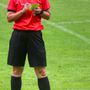 LA LETTERA. «Io, allenatore di una squadra di ragazzi, vedo arbitri intoccabili e lontani delle emozioni del campo. Questo sistema crea padroni in divisa invece che servitori del gioco» LA LETTERA. «Io, allenatore di una squadra di ragazzi, vedo arbitri intoccabili e lontani delle emozioni del campo. Questo sistema crea padroni in divisa invece che servitori del gioco»