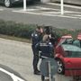 In fuga su un'auto i sospettati di alcuni furti nei supermercati della zona: fermati e identificati dalla polizia locale di Lavena Ponte Tresa