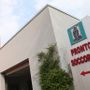 Un'auto e una moto si scontrano in via Sanvito Silvestro: 24enne finisce in pronto soccorso