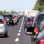 Si ribalta con l'auto sull'Autolaghi: un ferito e traffico in tilt
