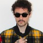 Pubblicato ‘Occhiaie’, il nuovo brano di Carl Brave presentato durante il tour