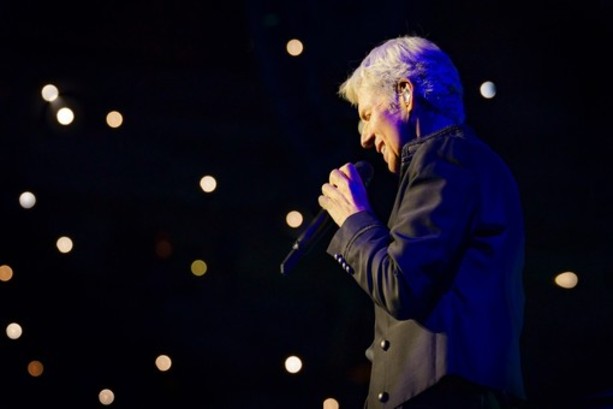 ‘La vita è adesso, il sogno è sempre’ di Claudio Baglioni spegne quaranta candeline