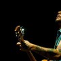 Venticinque anni di carriera per Fabrizio Moro che li festeggia in concerto