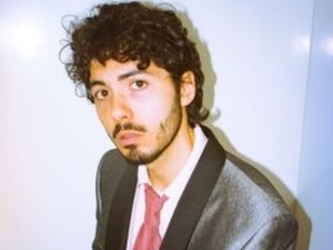 Fulminacci pubblica il nuovo album ‘Calcinacci’ ed esce un cortometraggio