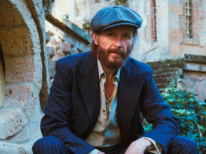 Nuova versione insieme a Samurai Jay del brano ‘Le foglie di te’ di Jovanotti