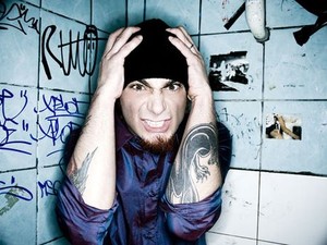 È in radio e sulle piattaforme digitali ‘Hippy ya yo (però anche no)’ di J-Ax