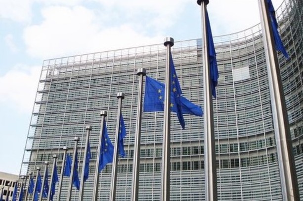 Stop alle importazioni di gas e petrolio dalla Russia entro il 2027
