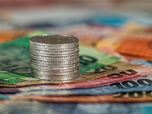 Dai dati della Banca d’Italia emerge che il Pil aumenta dello 0,6% quest’anno Dai dati della Banca d’Italia emerge che il Pil aumenta dello 0,6% quest’anno