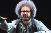 Il tour ‘Dalle tenebre alla luce’ di Simone Cristicchi andrà regolarmente in scena