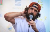 Il nuovo singolo ‘Agitare coca cola’ di Tommaso Paradiso è in radio e sulle piattaforme Il nuovo singolo ‘Agitare coca cola’ di Tommaso Paradiso è in radio e sulle piattaforme