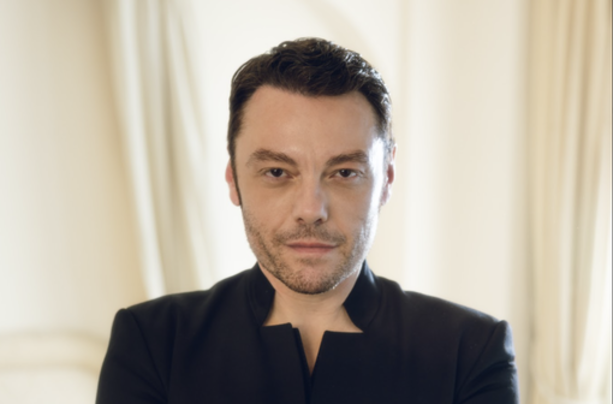 È in radio ‘Sono un grande’, il nuovo brano di Tiziano Ferro che dà il titolo all’album