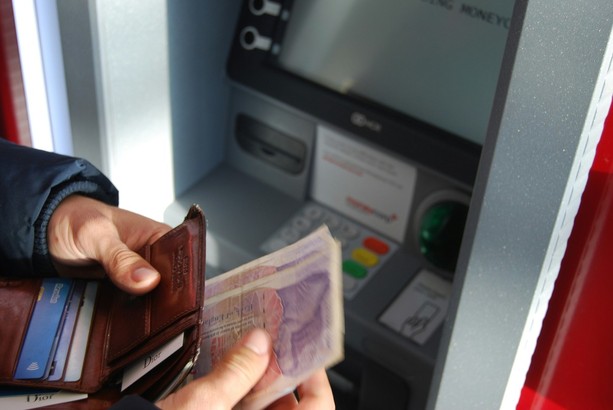 Frodi nei pagamenti in Italia: numeri bassi ma rischio persistente, l’allarme di Bankitalia