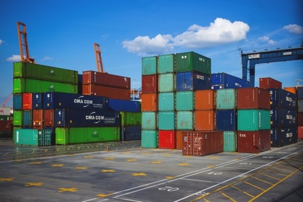 È in calo il commercio estero coi paesi extra Unione europea