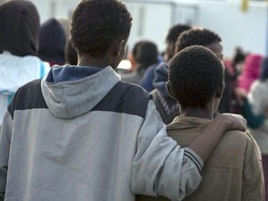 Stop della Consulta francese al divieto di social per gli under 15, Macron annuncia una nuova legge Stop della Consulta francese al divieto di social per gli under 15, Macron annuncia una nuova legge