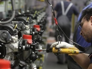 L’indice della produzione industriale in salita dell’1% in un mese