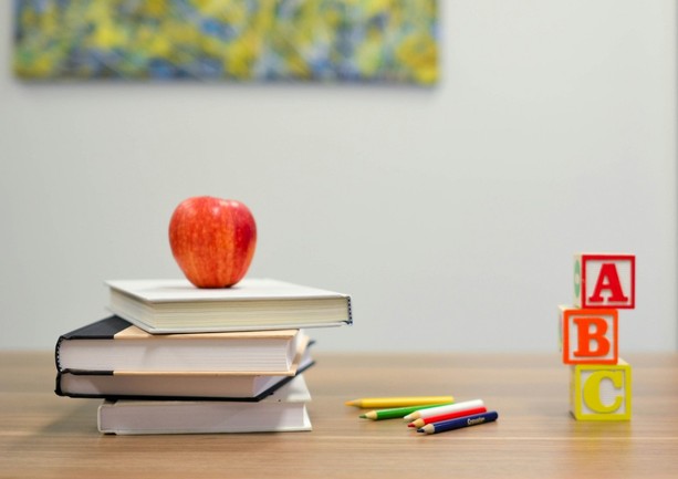 Ritorno a scuola: quanto costa il corredo, la spesa media supera i 650 euro