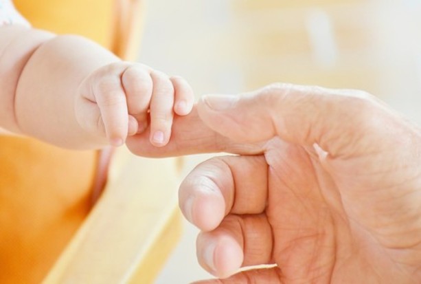 Scende sotto i 59 milioni la popolazione italiana e diminuisce il tasso di fecondità