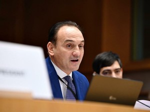 Cirio va a Chivasso e stuzzica i No Tav: "Li porterei qui a vedere il Canale Cavour" Cirio va a Chivasso e stuzzica i No Tav: "Li porterei qui a vedere il Canale Cavour"