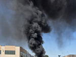 Rivalta di Torino, incendio nella zona industriale Pasta: vigili del fuoco in azione