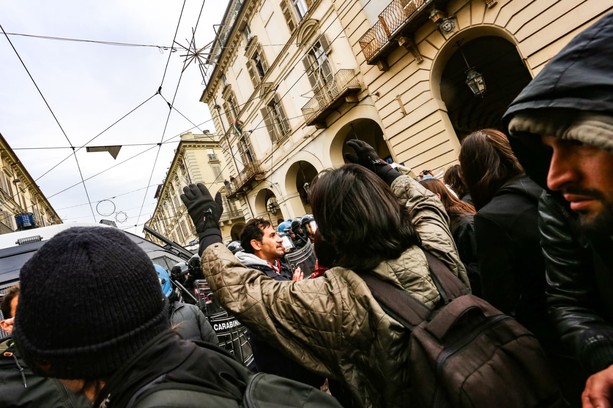 Oltre quattrocento identificati e due arresti: il bilancio della questura dopo il corteo di Torino Oltre quattrocento identificati e due arresti: il bilancio della questura dopo il corteo di Torino