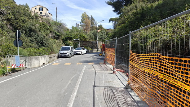 Passeggiata tra Bussana e Arma, Alberti: “Rischio smottamenti”, Longobardi: “Zona di Sanremo, pronto un progetto di rifacimento”