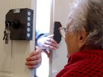 Anziana truffata da un finto carabiniere: recuperati oltre 2 kg di oro e preziosi per un valore di oltre 100mila euro