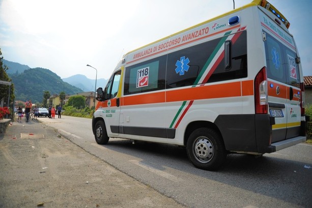 Moto contro auto a Villanova Mondovì: grave un 59enne