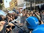 Dalla condanna delle violenze alle dimissioni di Piantedosi, gli scontri di Torino arrivano a Palazzo Lascaris Dalla condanna delle violenze alle dimissioni di Piantedosi, gli scontri di Torino arrivano a Palazzo Lascaris