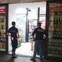 Minimarket sotto la lente della Polizia Locale, 24 denunce a Mirafiori nel 2025