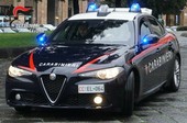 Loano, si fingono broker finanziari per farsi consegnare 135mila euro da un anziano: 5 denunciati