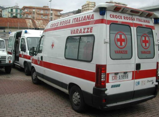 Lite sul lungomare di Celle Ligure: giovane ferito con un coccio di bottiglia
