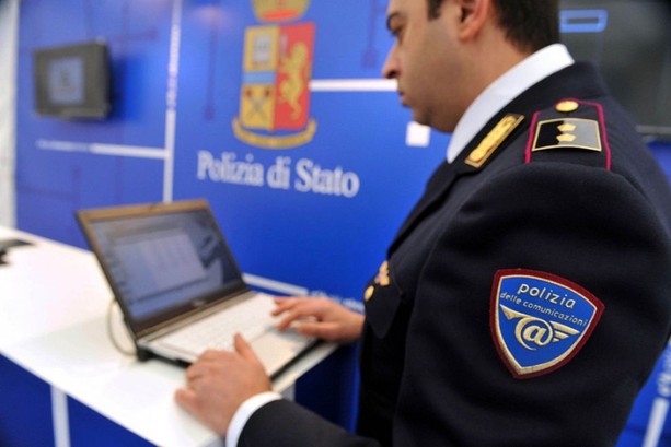 Safer Internet Day 2020: anche in Granda la polizia postale incontra i giovani "surfer" della rete Safer Internet Day 2020: anche in Granda la polizia postale incontra i giovani "surfer" della rete