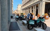 La polizia intensifica i controlli sui monopattini: multe sotto i portici di via Roma e verifiche su casco, targa e assicurazione La polizia intensifica i controlli sui monopattini: multe sotto i portici di via Roma e verifiche su casco, targa e assicurazione