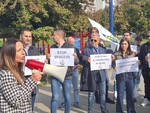 Presidio e contro-presidio: nei giardini Madre Teresa di Calcutta si incrociano Lega e contestatori [FOTO]