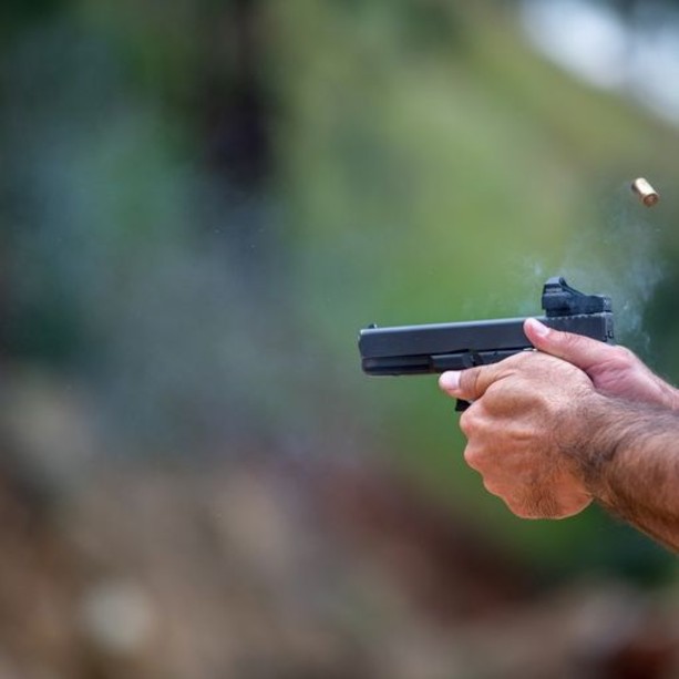 Spari contro la roulotte del fidanzato della figlia a Cerialdo per una 'fuitina'. Per il giudice non è stato lui