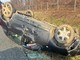 Auto si ribalta e poi finisce nei prati: momenti di paura sull'autostrada Torino-Aosta