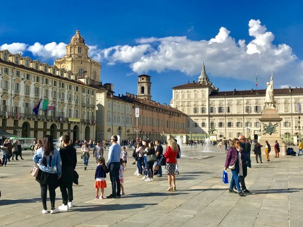 Un 2 giugno da tutto esaurito a Torino: occupate oltre nove stanze d'albergo su dieci, bene anche i ristoranti Un 2 giugno da tutto esaurito a Torino: occupate oltre nove stanze d'albergo su dieci, bene anche i ristoranti