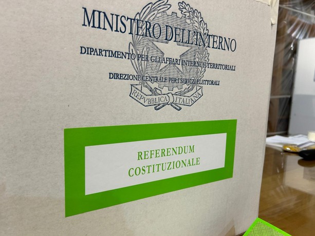 Referendum, secondo giorno di voto: seggi aperti fino alle 15