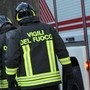 Incendio in via Bruno Buozzi: distrutti mansarda e tetto di un edificio
