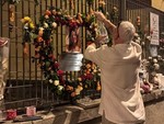180 fiori per i 18 anni di Zoe Trinchero: il dolore e l'amore di una comunità 180 fiori per i 18 anni di Zoe Trinchero: il dolore e l'amore di una comunità