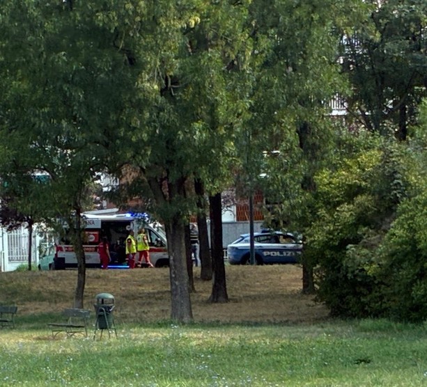 Roghi tossici e spaccio a cielo aperto: "L’ex bocciofila di via Sospello è una bomba sociale"