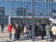 Studenti incatenati per le borse di studio: "A marzo saremo senza un tetto sulla testa" [FOTO]