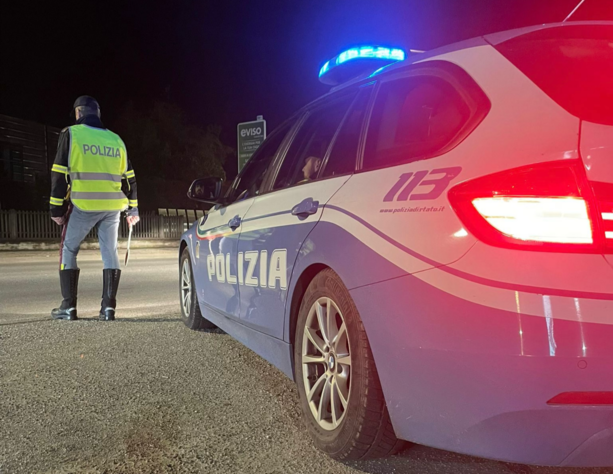In stato di ebbrezza e con la patente scaduta: Polizia Stradale denuncia autotrasportatore