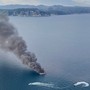Yacht a fuoco tra Bergeggi: la Procura dispone il sequestro dell'imbarcazione Yacht a fuoco tra Bergeggi: la Procura dispone il sequestro dell'imbarcazione
