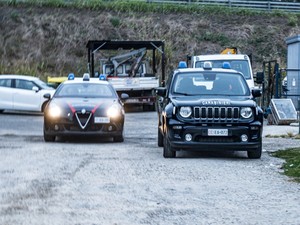 Alba, nuovo blitz dei carabinieri all’alba nel campo nomadi Pinot Gallizio